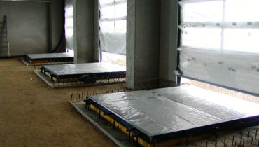 HYDRAULIC LOADING RAMPS