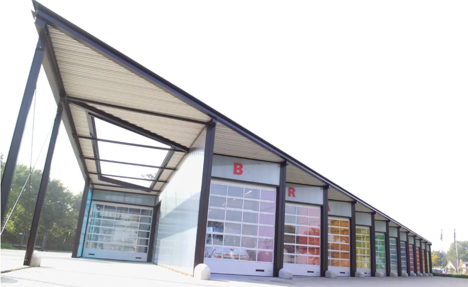 Exterior View Ceiling Folding Door | Weglehner