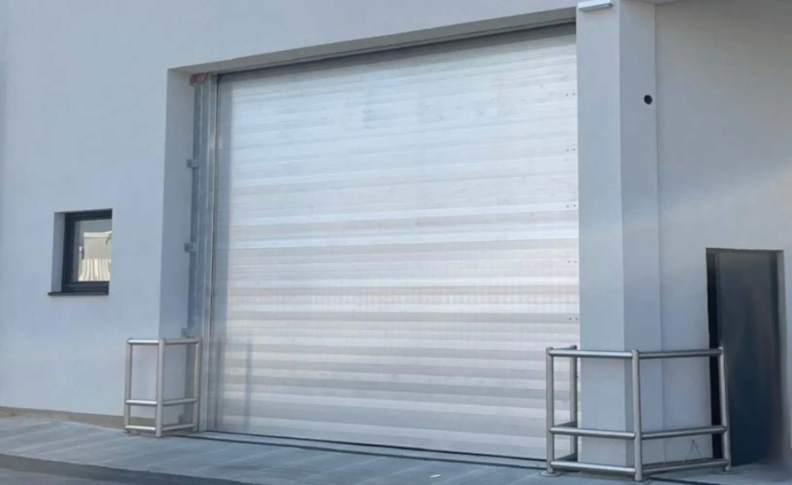 Weglehner - Rolltor mit Anfahrschutz - News