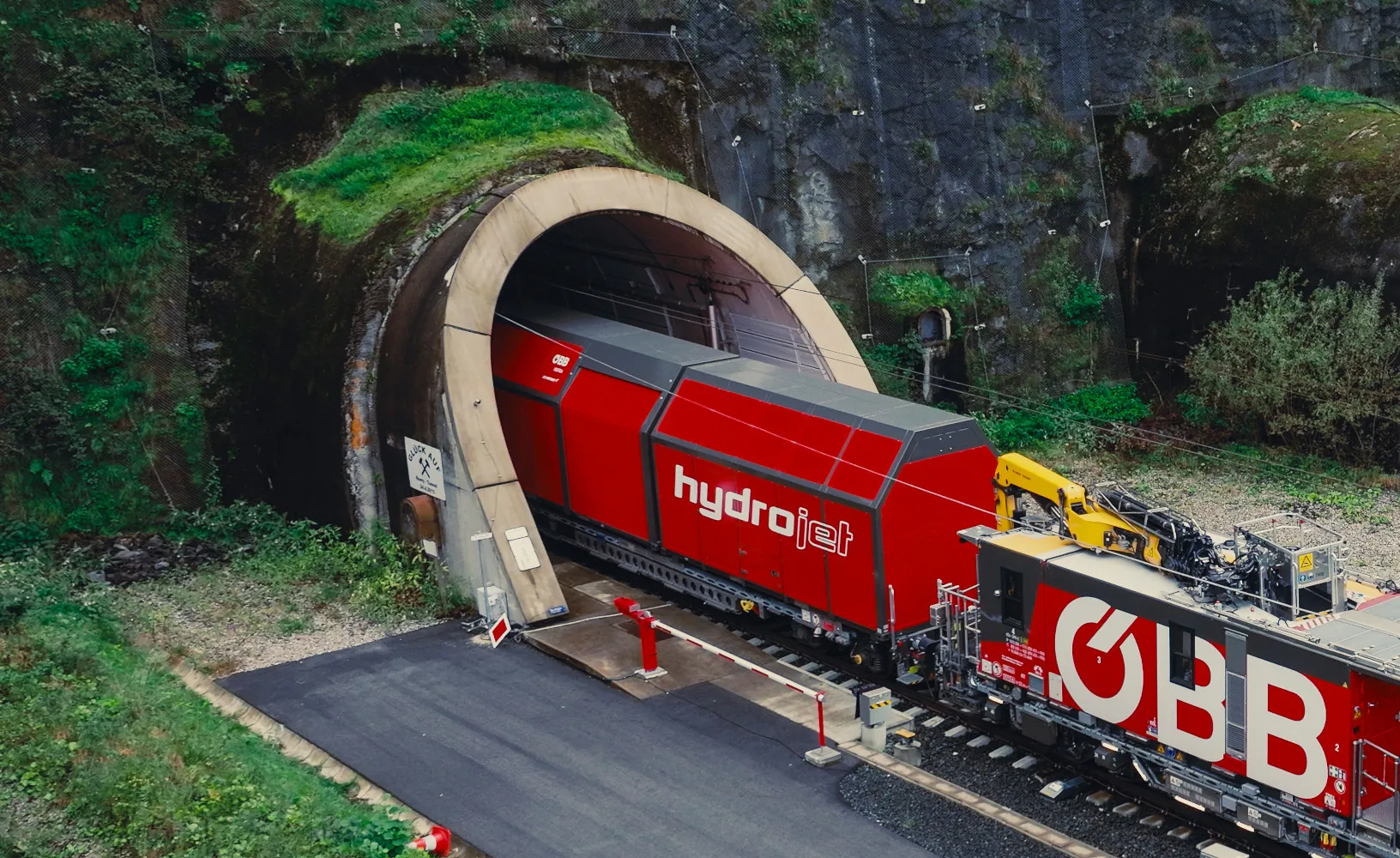 Weglehner - Rolltorprojekt Zug Container 5 - News