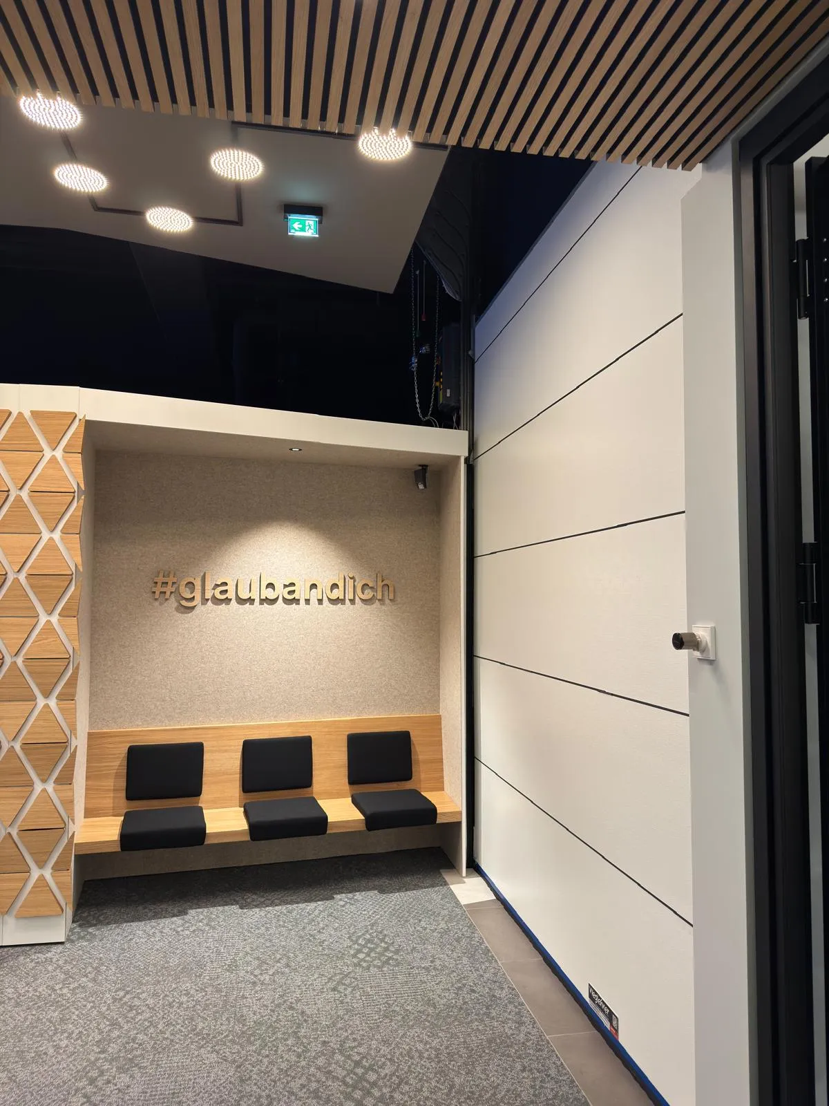 News-Sparkasse Innen mit Laser-Cut