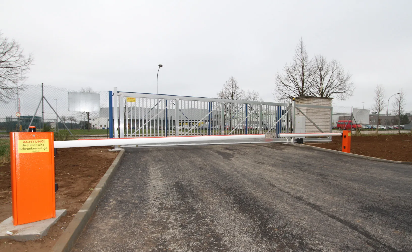 Weglehner Schranke Werkszufahrt
