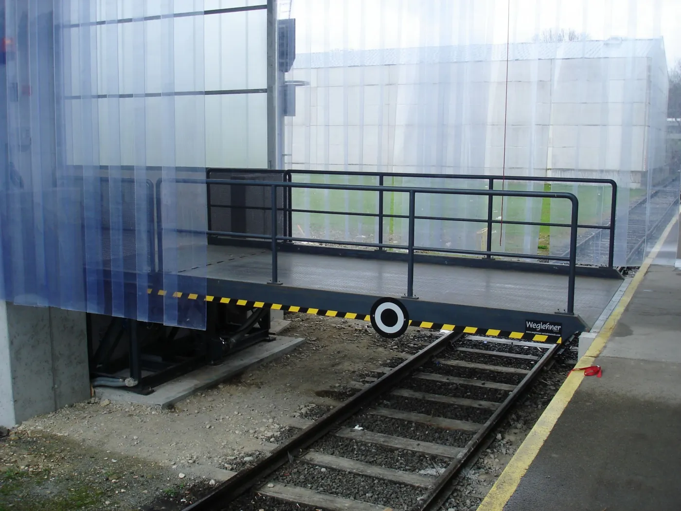 News – Hydraulic Overhead Bridge Railway Gate – Image 2 – Weglehner Ges.m.b.H.