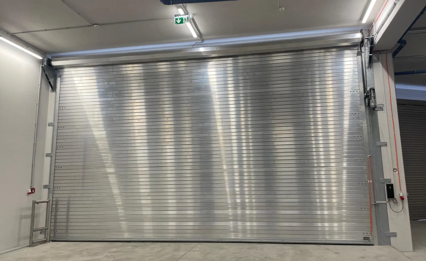 Weglehner - Rolling Shutter Inside View - News