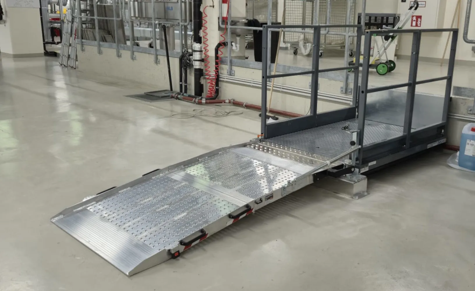 Weglehner - Scissor Lift Table with Drive-On Plate - News