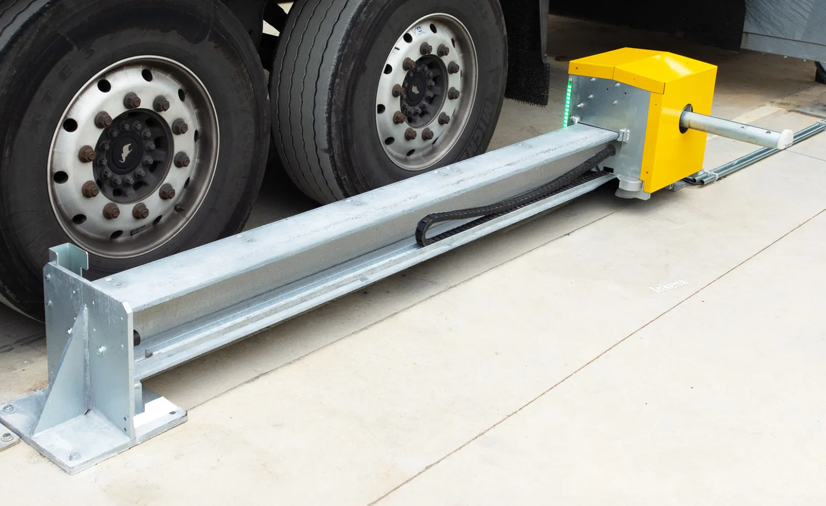 Weglehner Truck Restraint CS 51Equipment Accessories